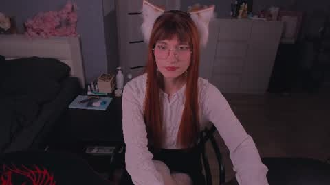 Snapshot of foxy_jpg chatting on July 2026 01:32:02 AM Sue online show from July 2026 01:32:02 AM
