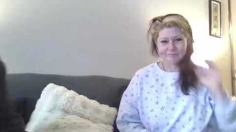 foxyfang online show from February 2026 03:00:02 PM