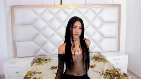 foxyhillx online show from November 2025 08:53:02 PM