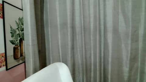 Snapshot of foxylicious_danielax chatting on June 2026 12:05:02 PM Daniela online show from June 2026 12:05:02 PM