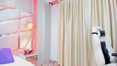 francis_20 online show from February 2026 01:11:02 PM