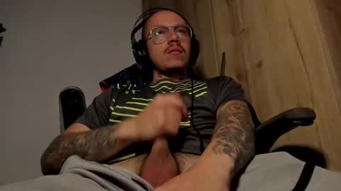 Snapshot of francisbecquer chatting on January 2025 10:16:02 AM FrancisBecquer online show from January 2025 10:16:02 AM