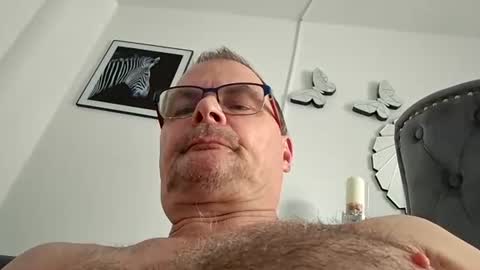 Snapshot of franciscomalin chatting on June 2026 06:21:02 PM franciscomalin online show from June 2026 06:21:02 PM