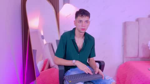 Franco online show from November 2025 09:04:01 PM