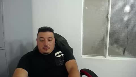 Juan online show from November 2025 10:03:02 PM