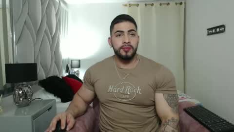 frank_foxx1 online show from October 2025 04:56:01 AM