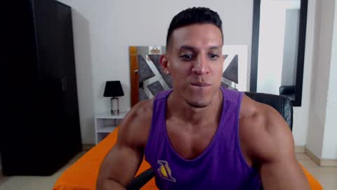 Snapshot of frank_heaven_shore chatting on December 2024 12:33:02 AM Frank online show from December 2024 12:33:02 AM