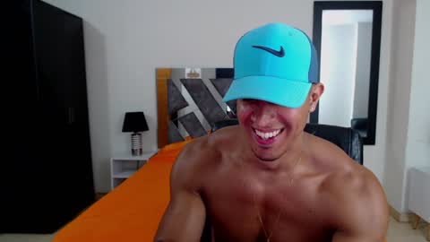 Snapshot of frank_heaven_shore chatting on December 2024 11:58:01 PM Frank online show from December 2024 11:58:01 PM