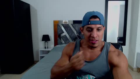 Snapshot of frank_heaven_shore chatting on December 2024 12:35:02 AM Frank online show from December 2024 12:35:02 AM