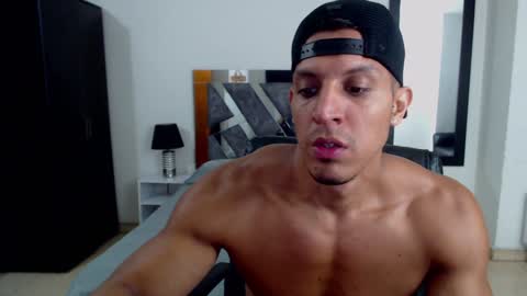 Snapshot of frank_heaven_shore chatting on December 2024 03:35:01 PM Frank online show from December 2024 03:35:01 PM