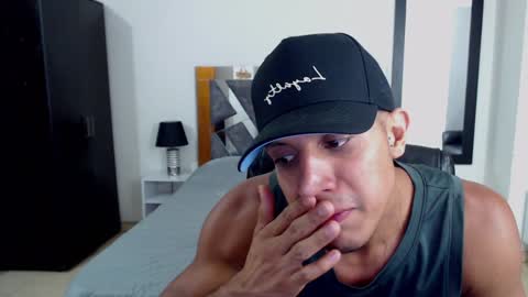 Snapshot of frank_heaven_shore chatting on January 2025 01:34:02 AM Frank online show from January 2025 01:34:02 AM