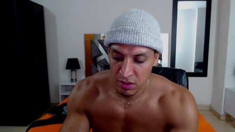 Snapshot of frank_heaven_shore chatting on February 2025 11:54:02 PM Frank online show from February 2025 11:54:02 PM