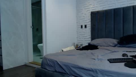 Snapshot of frank_heaven_shore chatting on February 2025 12:14:01 AM Frank online show from February 2025 12:14:01 AM