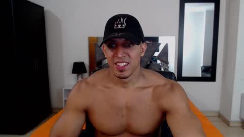 Snapshot of frank_heaven_shore chatting on September 2025 05:13:01 PM Frank online show from September 2025 05:13:01 PM