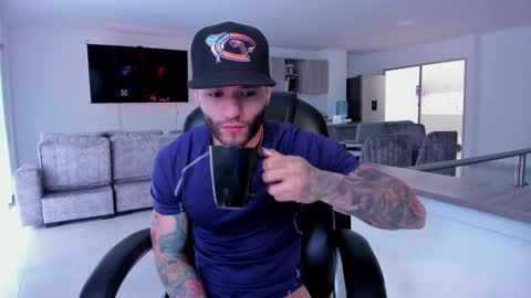 Snapshot of frankfarrellx chatting on February 2025 04:34:02 PM Frank Farrell. Hey remember to give me a thumbs up Ty online show from February 2025 04:34:02 PM