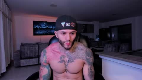 Snapshot of frankfarrellx chatting on February 2025 01:25:01 AM Frank Farrell. Hey remember to give me a thumbs up Ty online show from February 2025 01:25:01 AM