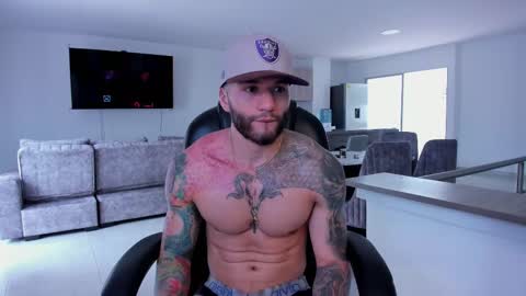 Snapshot of frankfarrellx chatting on February 2025 06:00:01 PM Frank Farrell. Hey remember to give me a thumbs up Ty online show from February 2025 06:00:01 PM