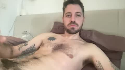 Snapshot of frankybiiig chatting on December 2024 10:07:01 AM thegoodandbiiig online show from December 2024 10:07:01 AM