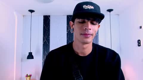 Snapshot of franvill_trato chatting on November 2025 07:13:01 PM Franvill trato online show from November 2025 07:13:01 PM