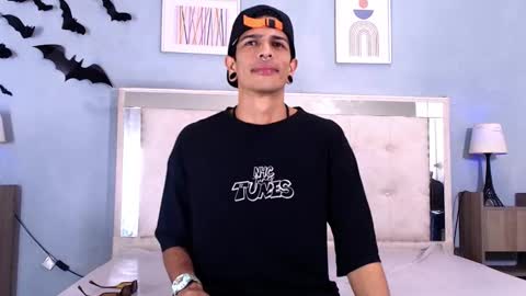 Snapshot of franvill_trato chatting on November 2025 05:22:01 PM Franvill trato online show from November 2025 05:22:01 PM