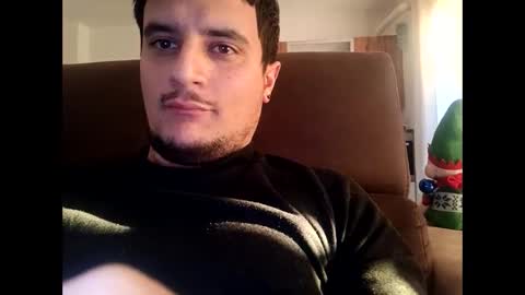 Snapshot of fraromeo2 chatting on December 2024 03:21:01 PM fraromeo2 online show from December 2024 03:21:01 PM