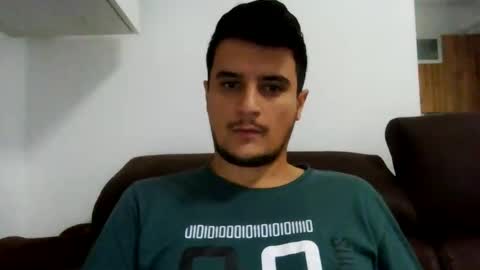 Snapshot of fraromeo2 chatting on October 2025 08:37:01 AM fraromeo2 online show from October 2025 08:37:01 AM