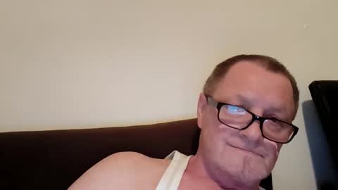 Wolfi online show from April 2026 06:44:02 AM