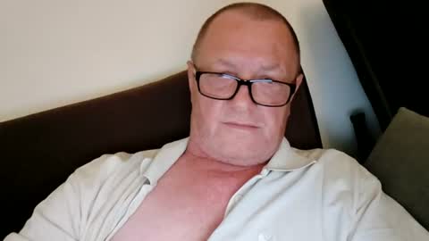 Snapshot of frauenfeind1 chatting on July 2026 06:39:02 AM Wolfi online show from July 2026 06:39:02 AM