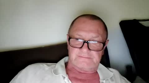 Snapshot of frauenfeind1 chatting on July 2026 12:41:01 PM Wolfi online show from July 2026 12:41:01 PM