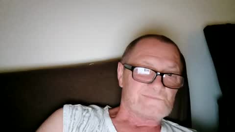Snapshot of frauenfeind1 chatting on July 2026 05:25:01 AM Wolfi online show from July 2026 05:25:01 AM