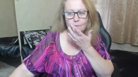 FrauMartha online show from September 2025 01:27:01 PM