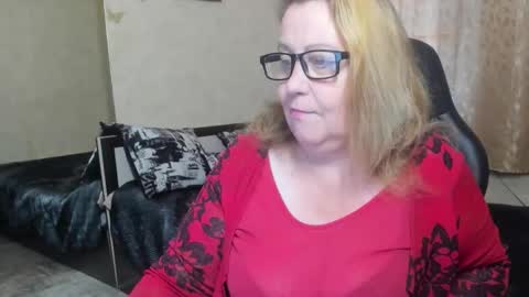 FrauMartha online show from October 2025 10:13:02 AM