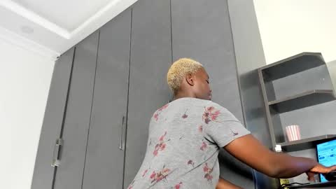 Snapshot of freaky_kandy chatting on February 2026 09:17:01 AM Kandy online show from February 2026 09:17:01 AM