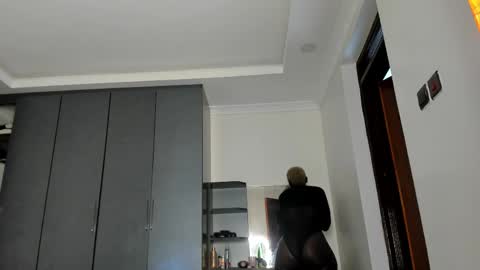 Snapshot of freaky_kandy chatting on April 2026 08:34:01 AM Kandy online show from April 2026 08:34:01 AM