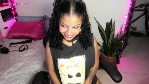 Snapshot of freaky_lia chatting on December 2024 01:37:02 AM Lia Gomez online show from December 2024 01:37:02 AM