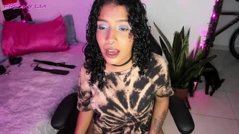 Snapshot of freaky_lia chatting on December 2024 10:54:02 PM Lia Gomez online show from December 2024 10:54:02 PM