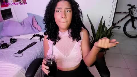 Snapshot of freaky_lia chatting on February 2025 10:22:01 PM Lia Gomez online show from February 2025 10:22:01 PM