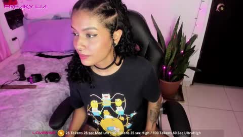 Snapshot of freaky_lia chatting on March 2025 02:04:02 AM Lia Gomez online show from March 2025 02:04:02 AM