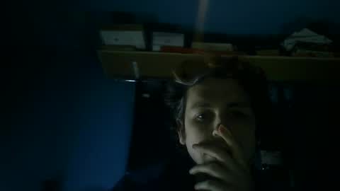 Snapshot of fred271993 chatting on January 2025 12:22:01 AM Britishbum online show from January 2025 12:22:01 AM