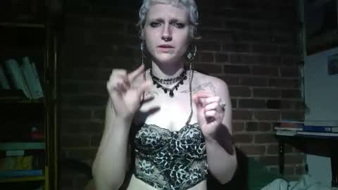 Lily Red online show from May 2026 02:40:02 AM