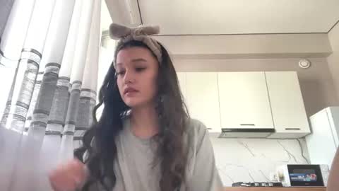 Snapshot of fredamedora chatting on June 2026 05:06:01 AM Mia online show from June 2026 05:06:01 AM