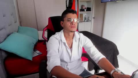 Snapshot of fredericsloan chatting on February 2026 04:58:02 PM Frederic Sloan online show from February 2026 04:58:02 PM