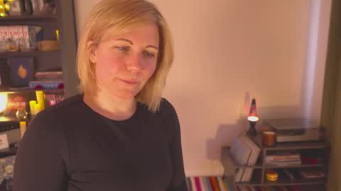 Louise or Lou 3 online show from January 2025 02:45:01 PM