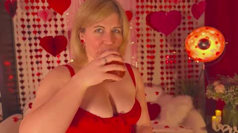 Louise or Lou 3 online show from February 2025 07:12:02 PM