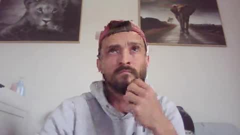Snapshot of french_truck chatting on April 2026 02:58:02 PM french_truck online show from April 2026 02:58:02 PM