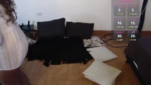 Snapshot of freyarouge chatting on June 2026 02:11:01 PM freyarouge online show from June 2026 02:11:01 PM