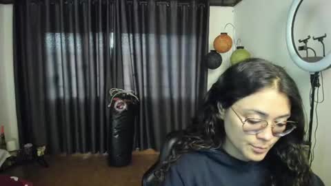 Snapshot of freyarouge chatting on June 2026 10:49:02 AM freyarouge online show from June 2026 10:49:02 AM
