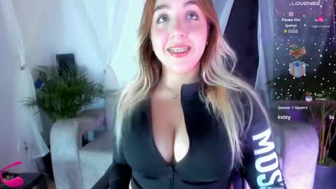 Snapshot of freydis18 chatting on September 2025 04:14:01 AM aura online show from September 2025 04:14:01 AM