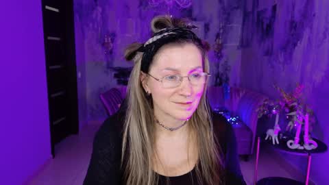 Snapshot of fridatander chatting on January 2025 12:11:01 PM Frida Tander online show from January 2025 12:11:01 PM