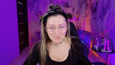 Snapshot of fridatander chatting on January 2025 03:14:01 PM Frida Tander online show from January 2025 03:14:01 PM